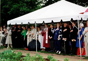 Image description is not available for 2000.338